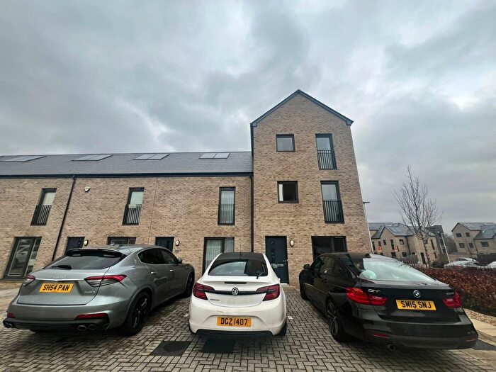 5 Bedroom Town House To Rent In Glenalmond Place, Edinburgh, EH11
