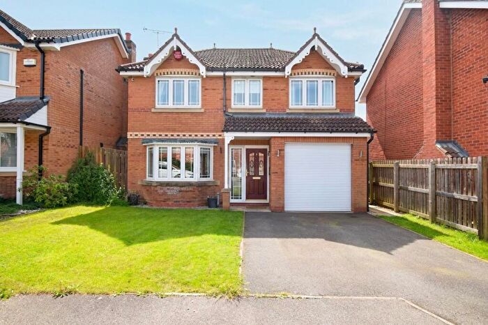 4 Bedroom Detached House To Rent In Whinmoor Drive, Clayton West, HD8