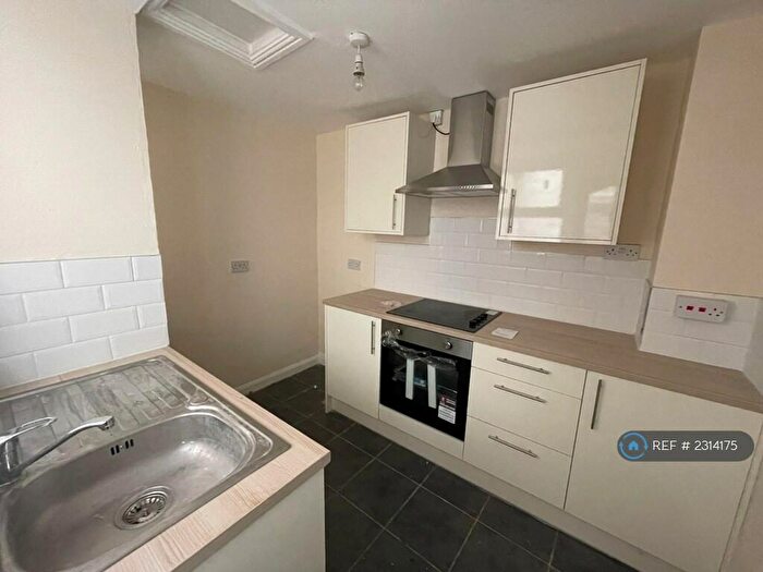 4 Bedroom End Of Terrace House To Rent In Boulevard, Hull, HU3