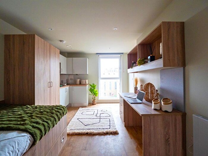 Studio To Rent In South Marketgait, Dundee, DD1