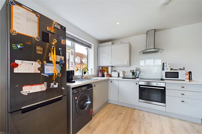 1 Bedroom Flat To Rent In Church Road, Horley, Surrey, RH6