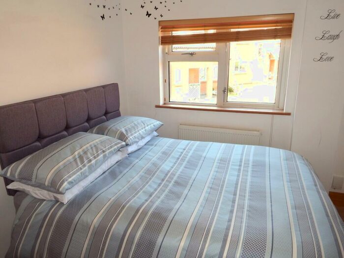 3 Bedroom End Of Terrace House For Sale In Julia Gate, Stevenage, Hertfordshire, SG2