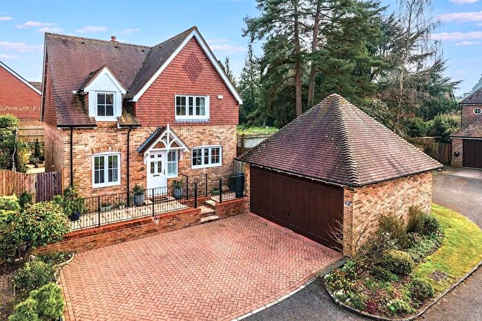 4 Bedroom Detached House For Sale In Stacey's Meadow, Elstead, Godalming, Surrey, GU8
