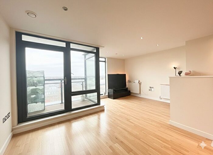 2 Bedroom Property To Rent In Southbury Road Colman Parade, Enfield, EN1