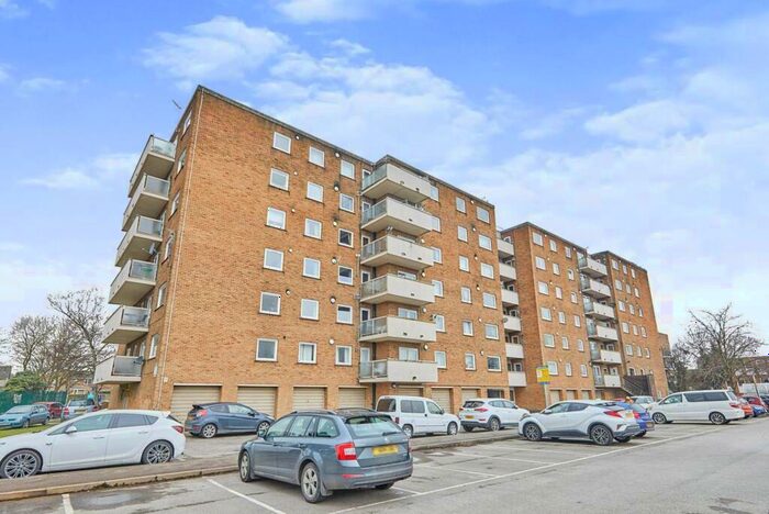 1 Bedroom Flat To Rent In Norbury Close, Allestree, Derbyshire, DE22