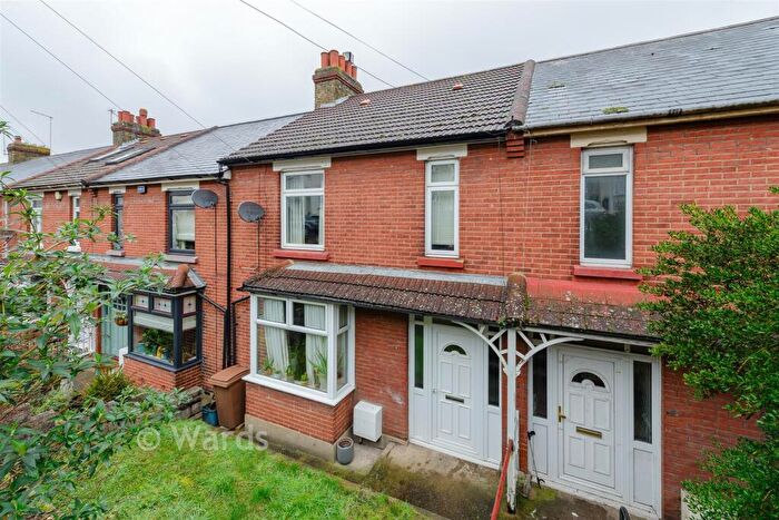 3 Bedroom Terraced House For Sale In Clarence Road, Chatham, Kent, ME4