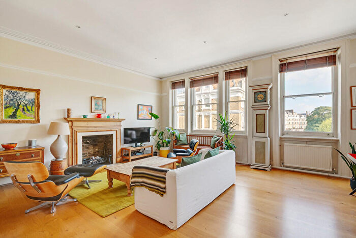 3 Bedroom Apartment For Sale In Redcliffe Square, Chelsea, SW10