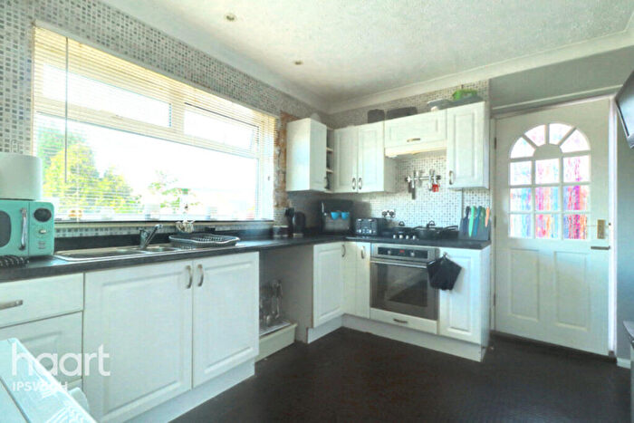 3 Bedroom Semi Detached House For Sale In Primrose Hill, Ipswich, IP2