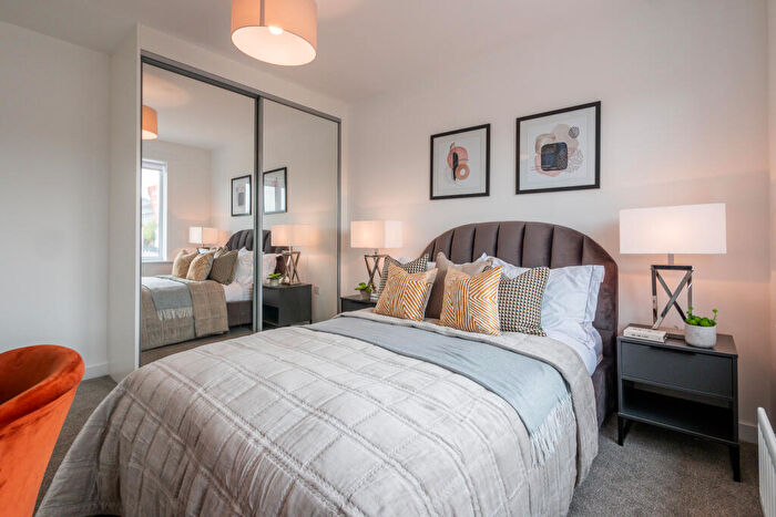 3 Bedroom House To Rent In Sampson Close, Salford, M6