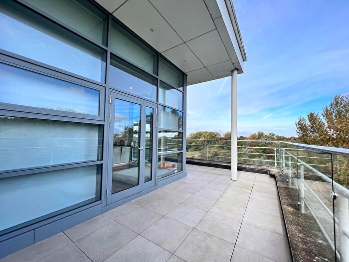 2 Bedroom Flat To Rent In Edinburgh House, Edinburgh Gate, Harlow, CM20