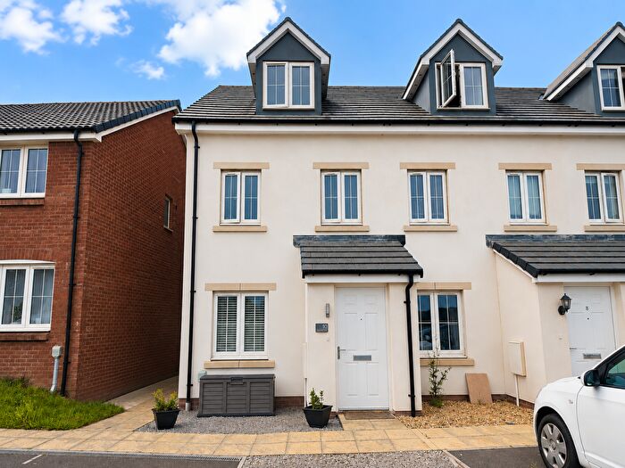 3 Bedroom End Of Terrace House For Sale In Tawcroft Way, Barnstaple, Devon, EX31