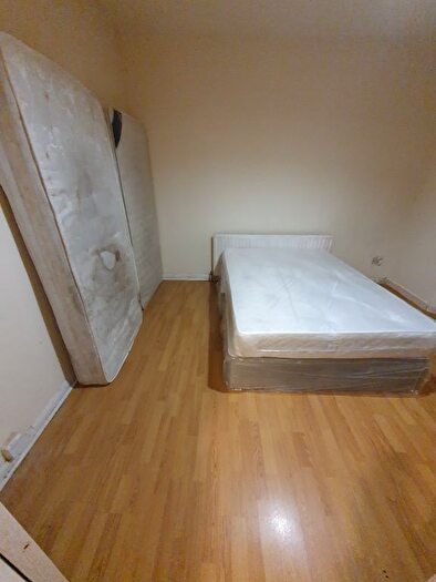 3 Bedroom Flat To Rent In Romford Road, London, London, E12