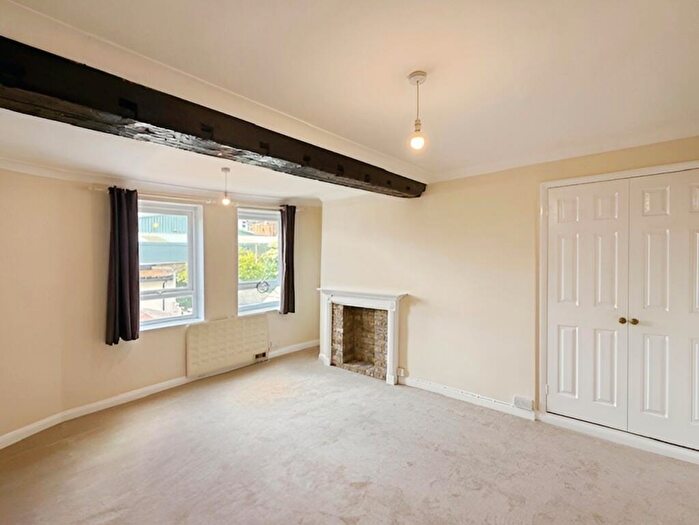 1 Bedroom Flat To Rent In Marlborough Street, SN7