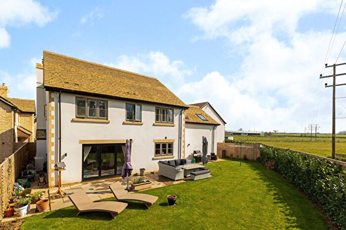 5 Bedroom Detached House For Sale In Sutton Benger, Wiltshire, SN15