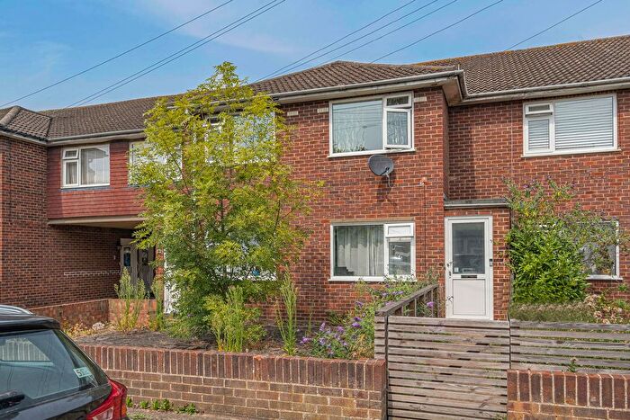 2 Bedroom Maisonette For Sale In Chesterfield Road, Ashford, Surrey, TW15
