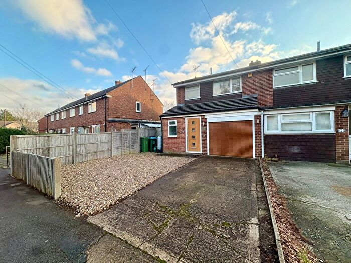 3 Bedroom Semi Detached House For Sale In Northern Road, Aylesbury, HP19