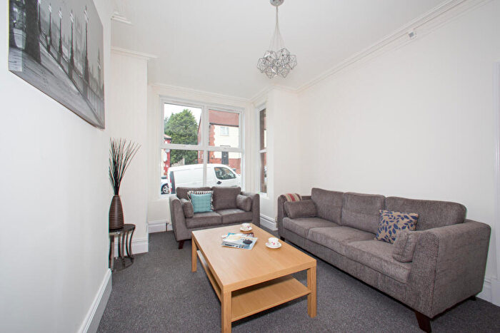 5 Bedroom Terraced House To Rent In Richmond Avenue, Headingley, Leeds, LS6
