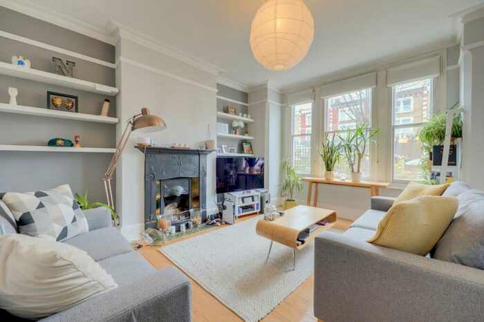 2 Bedroom Flat To Rent In Hither Green Lane, Hither Green, London, SE13