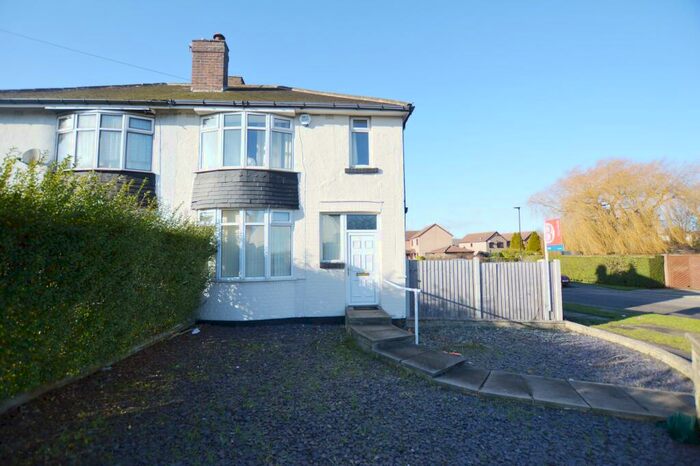 3 Bedroom Semi-Detached House To Rent In Norton Avenue, Gleadless, Sheffielld, S12