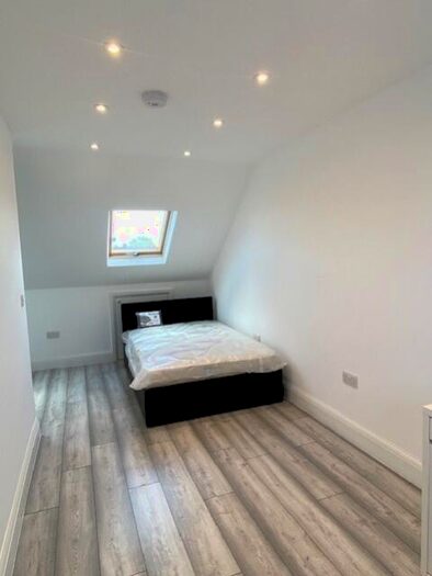 3 Bedroom Maisonette To Rent In Wellington Road, Harrow, Middlesex, HA3