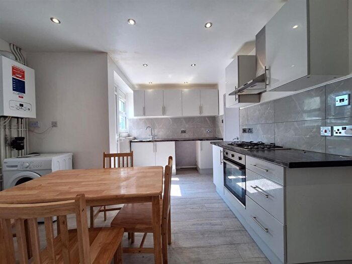 3 Bedroom Property To Rent In Limbury Road, Luton, LU3