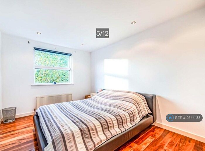 2 Bedroom Flat To Rent In Albion Road, London, N16