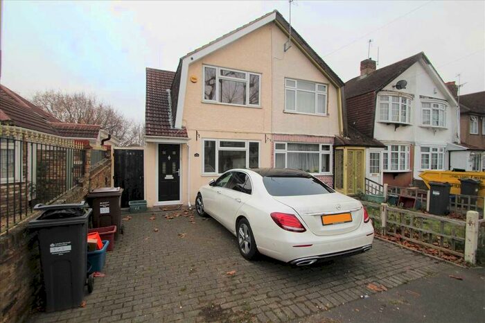 2 Bedroom Terraced House To Rent In The Drive, Feltham TW14