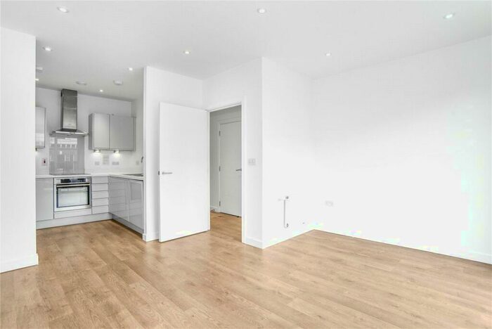 1 Bedroom Apartment To Rent In Pellerin Road, London, N16