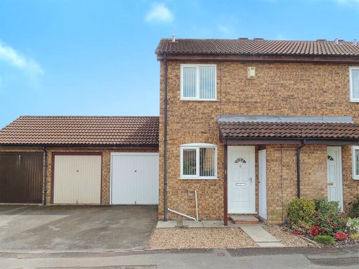 2 Bedroom End Of Terrace House To Rent In Park Farm Court, Longwell Green, Bristol, BS30