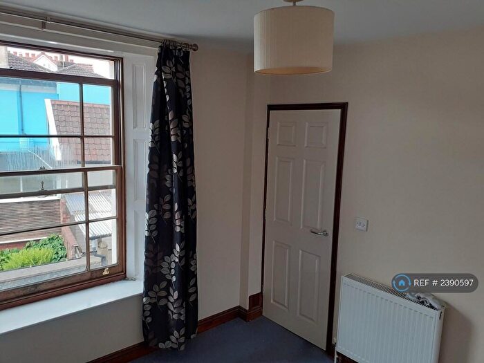 1 Bedroom Flat To Rent In Wellington Park, Bristol, BS8