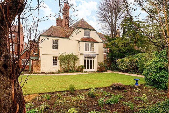 5 Bedroom Property For Sale In St Peter's Street, Canterbury, CT1