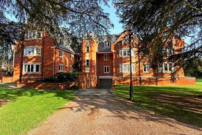 2 Bedroom Flat To Rent In Longbourn, Windsor, SL4