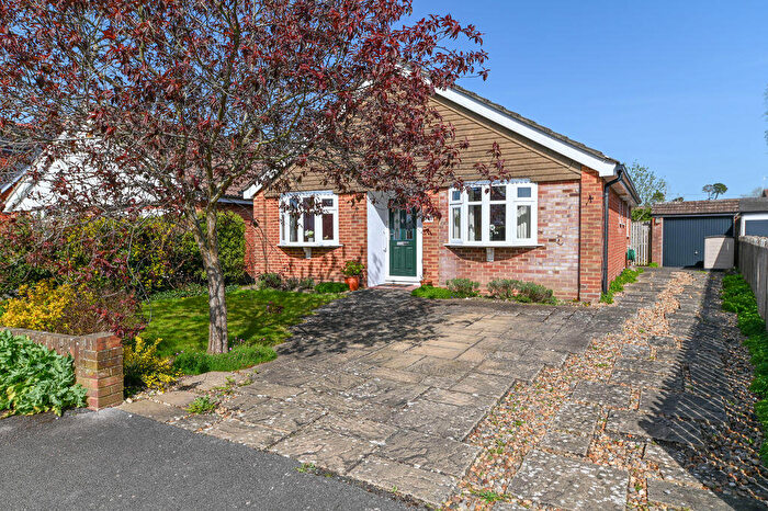 3 Bedroom Detached Bungalow For Sale In Harvest Road, Denmead, PO7