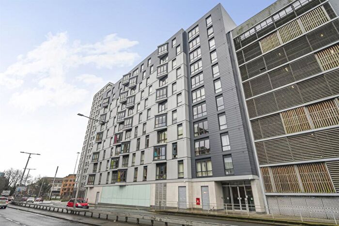 2 Bedroom Apartment To Rent In Hermitage, Chatham Street, Reading, RG1