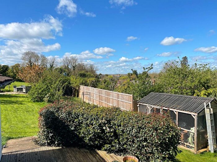 5 Bedroom Detached House For Sale In Spinney Rise, Denford, Kettering, NN14