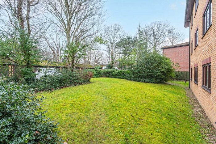 2 Bedroom Flat To Rent In Albemarle Road, Beckenham, BR3