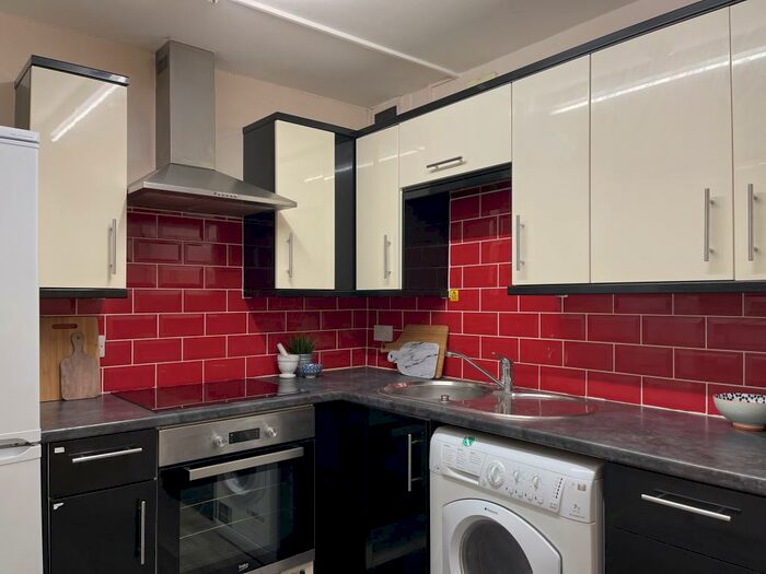 6 Bedroom Apartment To Rent In Apt. Cathedral Street Apartments, Lincoln, LN2