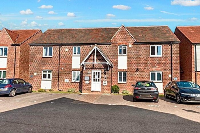 2 Bedroom Apartment For Sale In Marina Way, Abingdon, OX14
