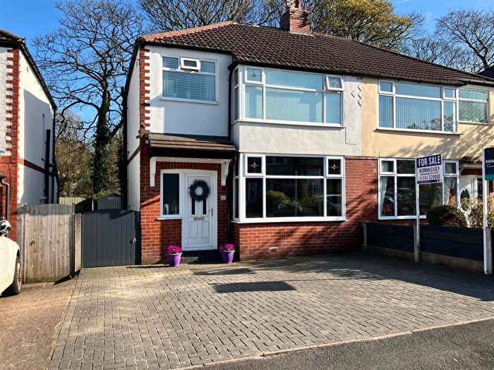 3 Bedroom Semi-Detached House For Sale In Kenwood Road, Smithills, Bolton, BL1