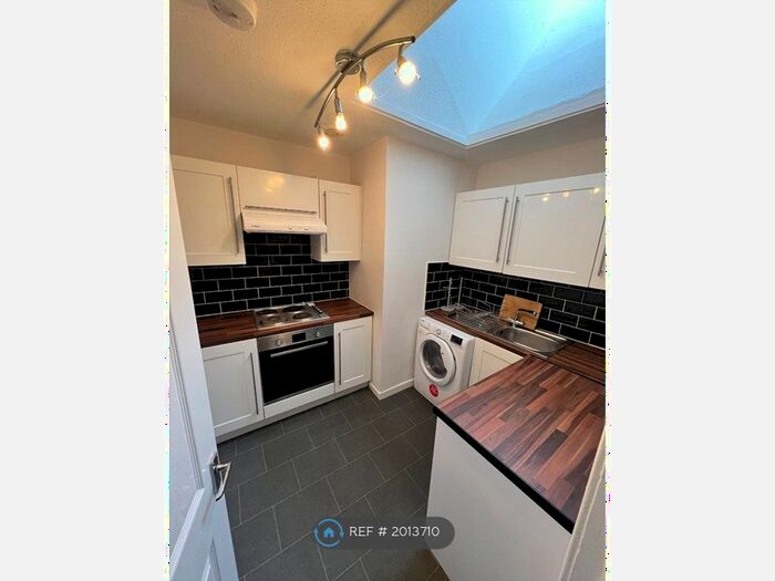 2 Bedroom Flat To Rent In Thorn Brae, Johnstone, PA5