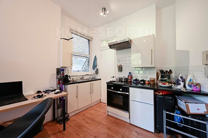 Studio To Rent In Teignmouth Road, Mapesbury Conservation, NW2