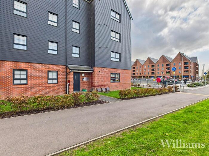2 Bedroom Flat To Rent In Kingsbrook Basin, Aylesbury, HP22