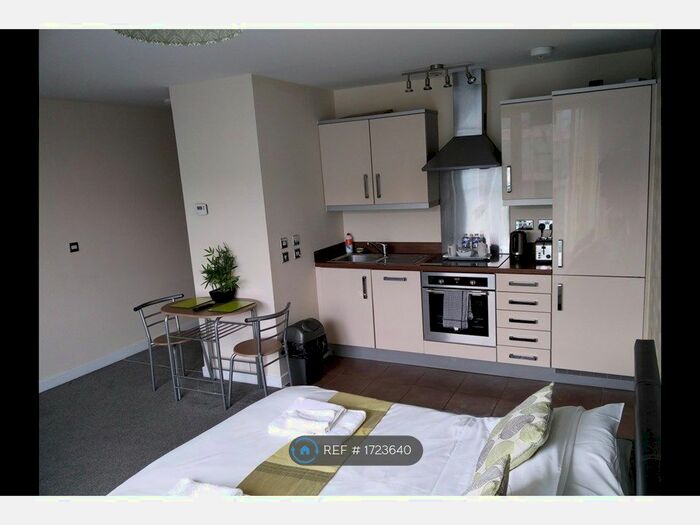 Studio To Rent In The Hub - Staten House, Milton Keynes, MK9