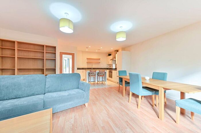 1 Bedroom Flat For Sale In Newman Close, Willesden Green, London, NW10