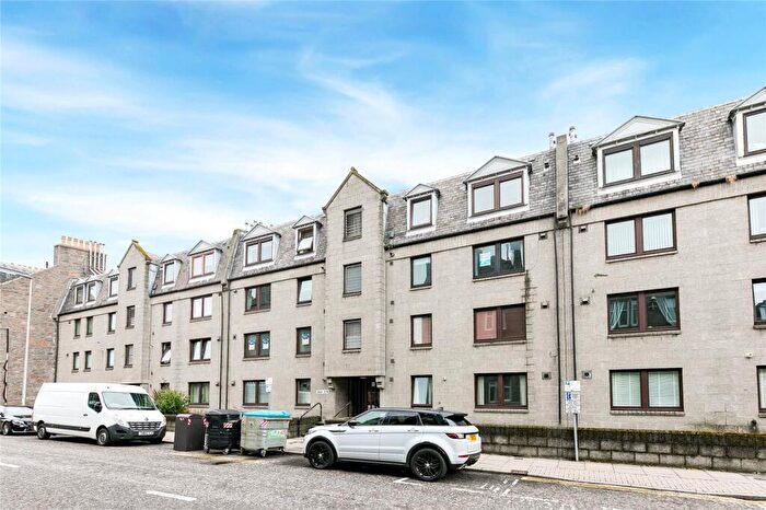 2 Bedroom Flat To Rent In George Street, Aberdeen, AB25