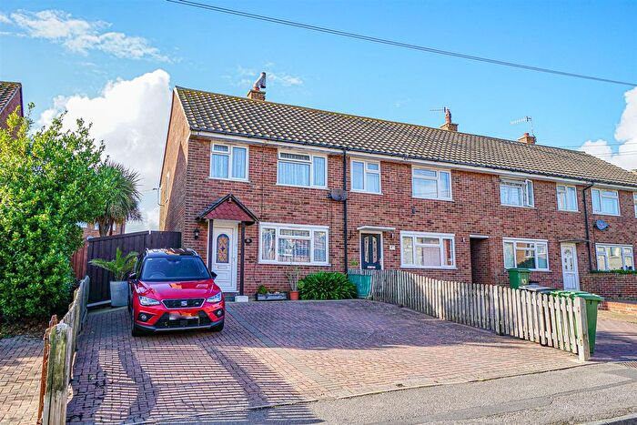 3 Bedroom End Terrace House For Sale In North Terrace, Hastings, TN34