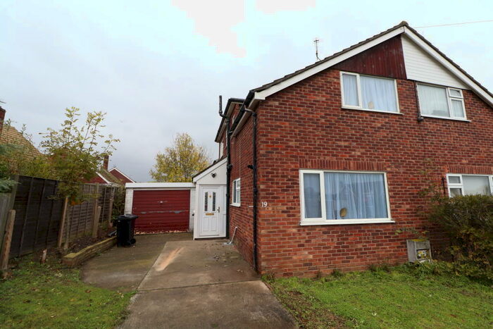 2 Bedroom Semi-Detached House To Rent In Thorpe Road, Great Clacton, CO15