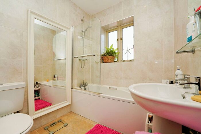 3 Bedroom End Of Terrace House For Sale In Evesham Road, Harvington, Worcestershire, WR11