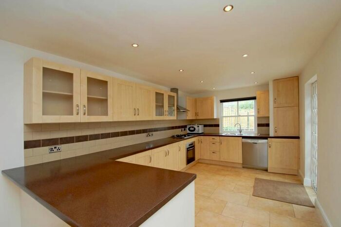5 Bedroom Town House To Rent In Darell Road, Richmond, TW9