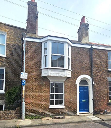 2 Bedroom Cottage To Rent In Water Street Deal, CT14